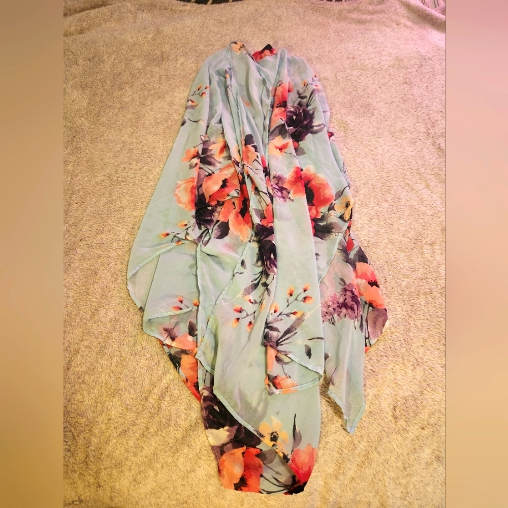 One Size OS Floral Sheer Chiffon Poncho NWOT New without tags never worn
